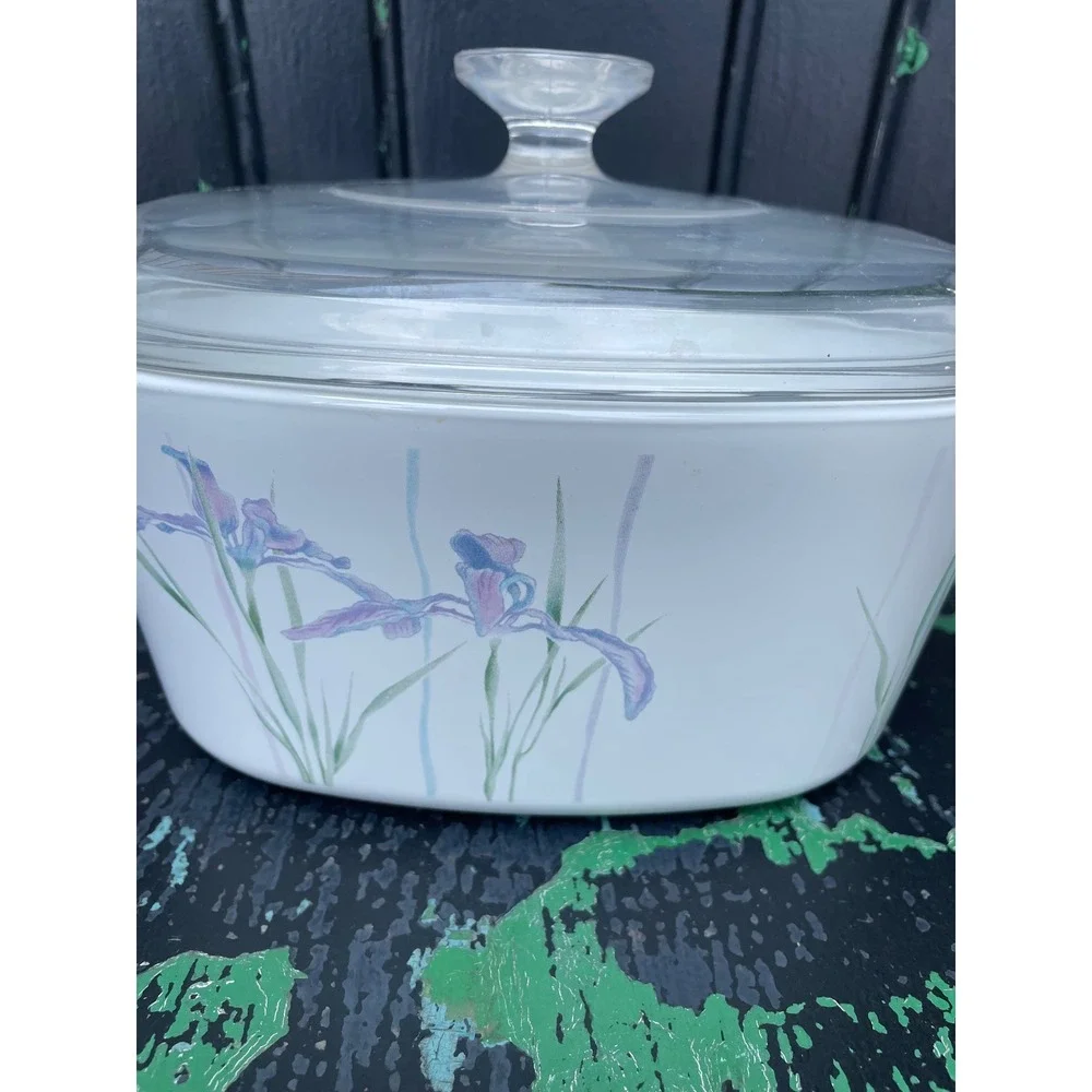 Corning Ware Iris Casserole Dish with Glass Lid White Purple Floral 2 Quart